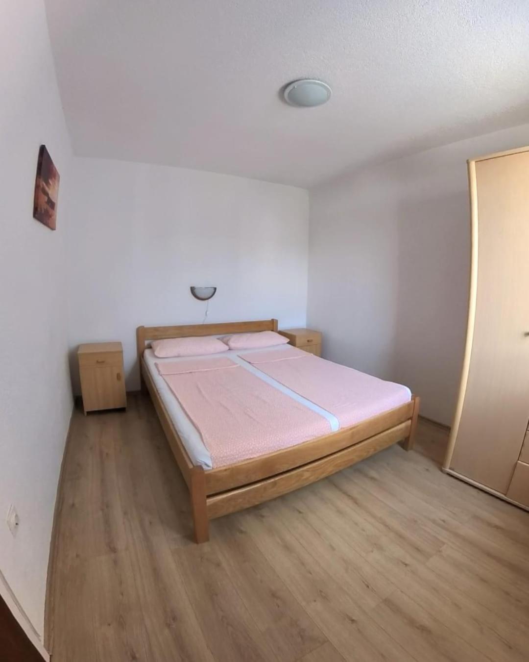 Apartment Bogdan 2 ปอฟเลียนา ภายนอก รูปภาพ