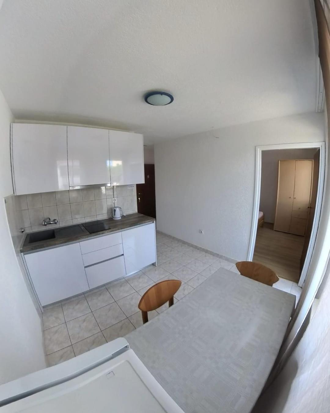 Apartment Bogdan 2 ปอฟเลียนา ภายนอก รูปภาพ